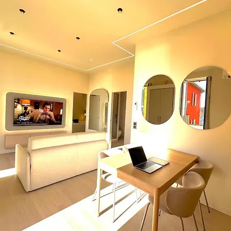 شقة New - Monaco - Menton - Sea View - Premium Location - 2 Bedrooms- Luxury Renovated - Parking - Clim - Balcony - Beach And Sun *