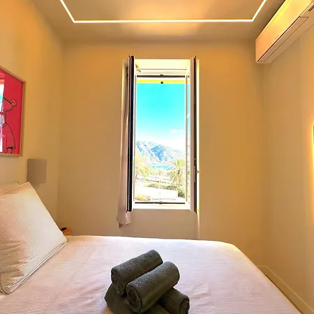 New - Monaco - Menton - Sea View - Premium Location - 2 Bedrooms- Luxury Renovated - Parking - Clim - Balcony - Beach And Sun *