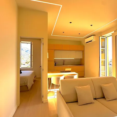 New - Monaco - Menton - Sea View - Premium Location - 2 Bedrooms- Luxury Renovated - Parking - Clim - Balcony - Beach And Sun مينتون