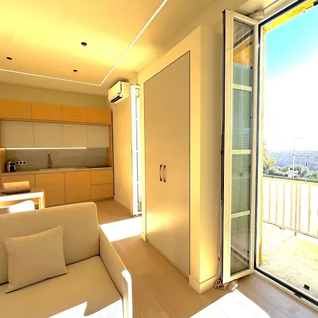 Apartament Monaco - - Sea View - Full Clim - 2 Bedrooms - Premium Location - Luxury Renovated - Parking - Balcony - And Sun Mentona