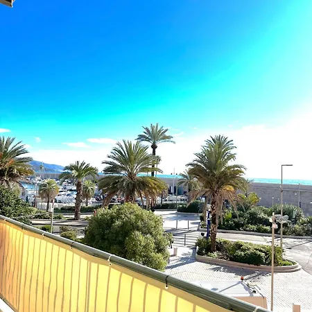 New - Monaco - Menton - Sea View - Premium Location - 2 Bedrooms- Luxury Renovated - Parking - Clim - Balcony - Beach And Sun Apartment