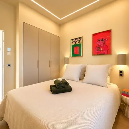 Monaco - - Sea View - Full Clim - 2 Bedrooms - Premium Location - Luxury Renovated - Parking - Balcony - And Sun Lejlighed Menton