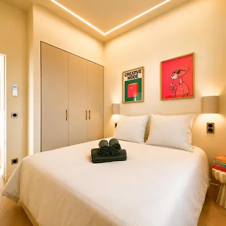 Monaco - - Sea View - Full Clim - 2 Bedrooms - Premium Location - Luxury Renovated - Parking - Balcony - And Sun Apartament