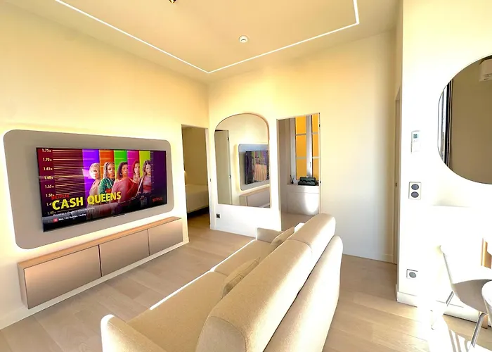 דירה New - Monaco - - Sea View - Premium Location - 2 Bedrooms- Luxury Renovated - Parking - Clim - Balcony - And Sun *