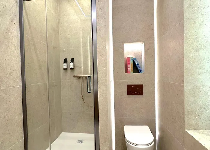 New - Monaco - Menton - Sea View - Premium Location - 2 Bedrooms- Luxury Renovated - Parking - Clim - Balcony - Beach And Sun