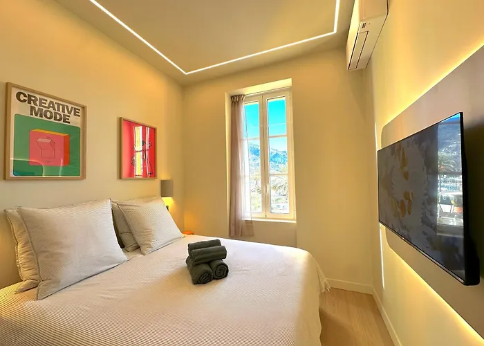 New - Monaco - Menton - Sea View - Premium Location - 2 Bedrooms- Luxury Renovated - Parking - Clim - Balcony - Beach And Sun Διαμέρισμα