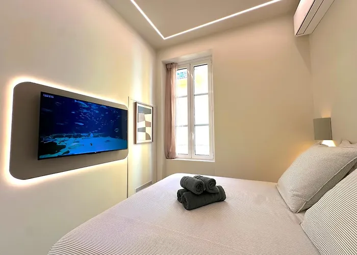 Apartment New - Monaco - Menton - Sea View - Premium Location - 2 Bedrooms- Luxury Renovated - Parking - Clim - Balcony - Beach And Sun