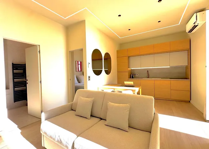 New - Monaco - - Sea View - Premium Location - 2 Bedrooms- Luxury Renovated - Parking - Clim - Balcony - And Sun Apartamento *