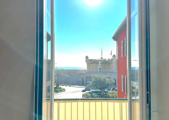 דירה New - Monaco - - Sea View - Premium Location - 2 Bedrooms- Luxury Renovated - Parking - Clim - Balcony - And Sun