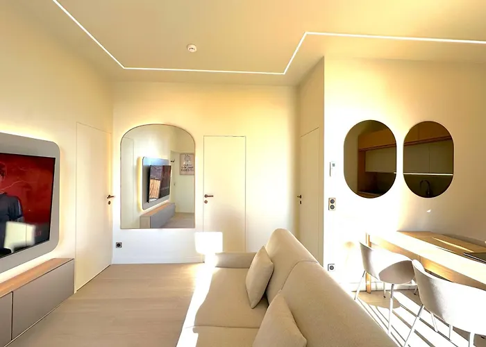 Apartment New - Monaco - Menton - Sea View - Premium Location - 2 Bedrooms- Luxury Renovated - Parking - Clim - Balcony - Beach And Sun *